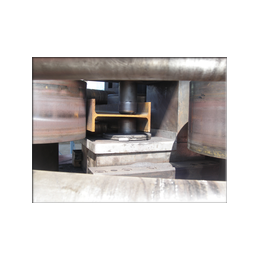 Copyright foto by Iron Tech Srl, Carpentieri a Roma specializzati nella carpenteria metallica, centinatura e calandratura. Tutte le nostre lavorazioni metalliche sono effettuate su misura per ogni esigenza.